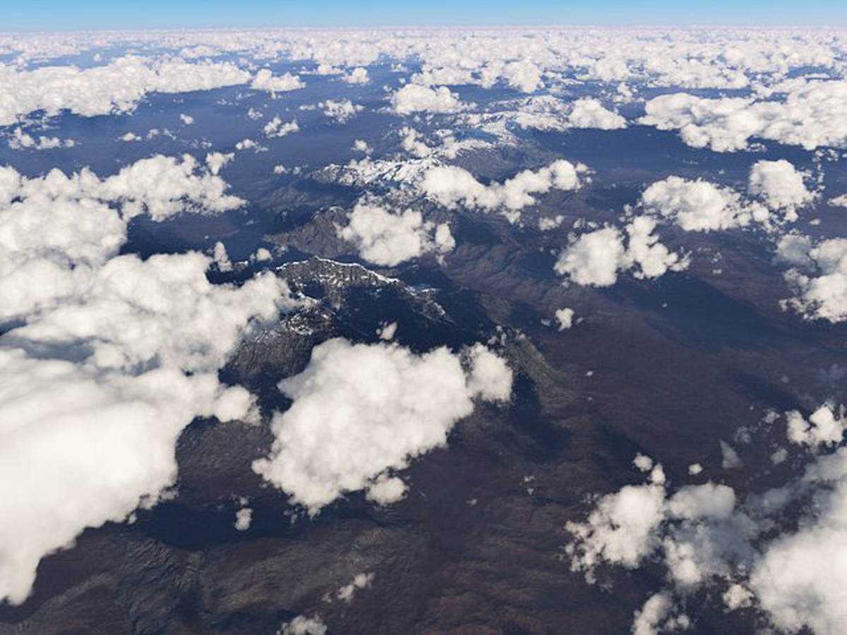 Terra Média do espaço CarnDum_Clouds