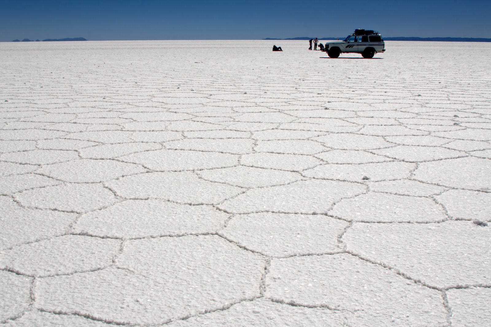 O mundo de sal: O incrível e acachapante Salar de Uyuni Hexagons, Salar de Uyuni, Bolivia
