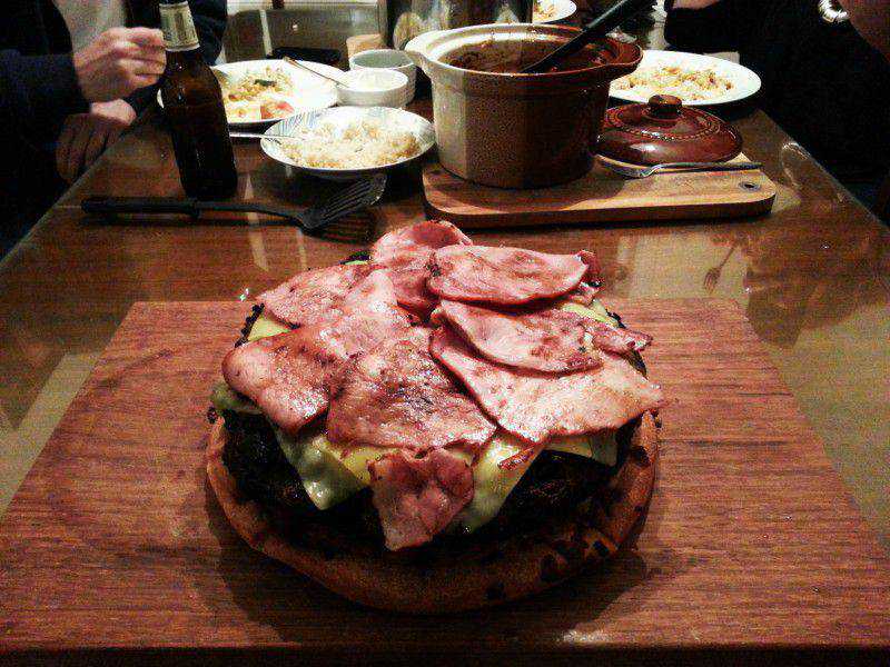 Pizza-burguer? 059a9407eef4daf7044b23af9ef81539