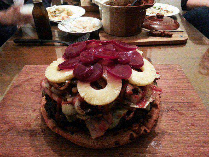 Pizza-burguer? 5c8026fdafef07026c307ebfeb602cc9