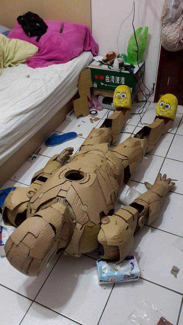 Joselitou: Armadura do Homem de Ferro feita de papelão 694040cd9f5fda9b1e1c6876876633fa