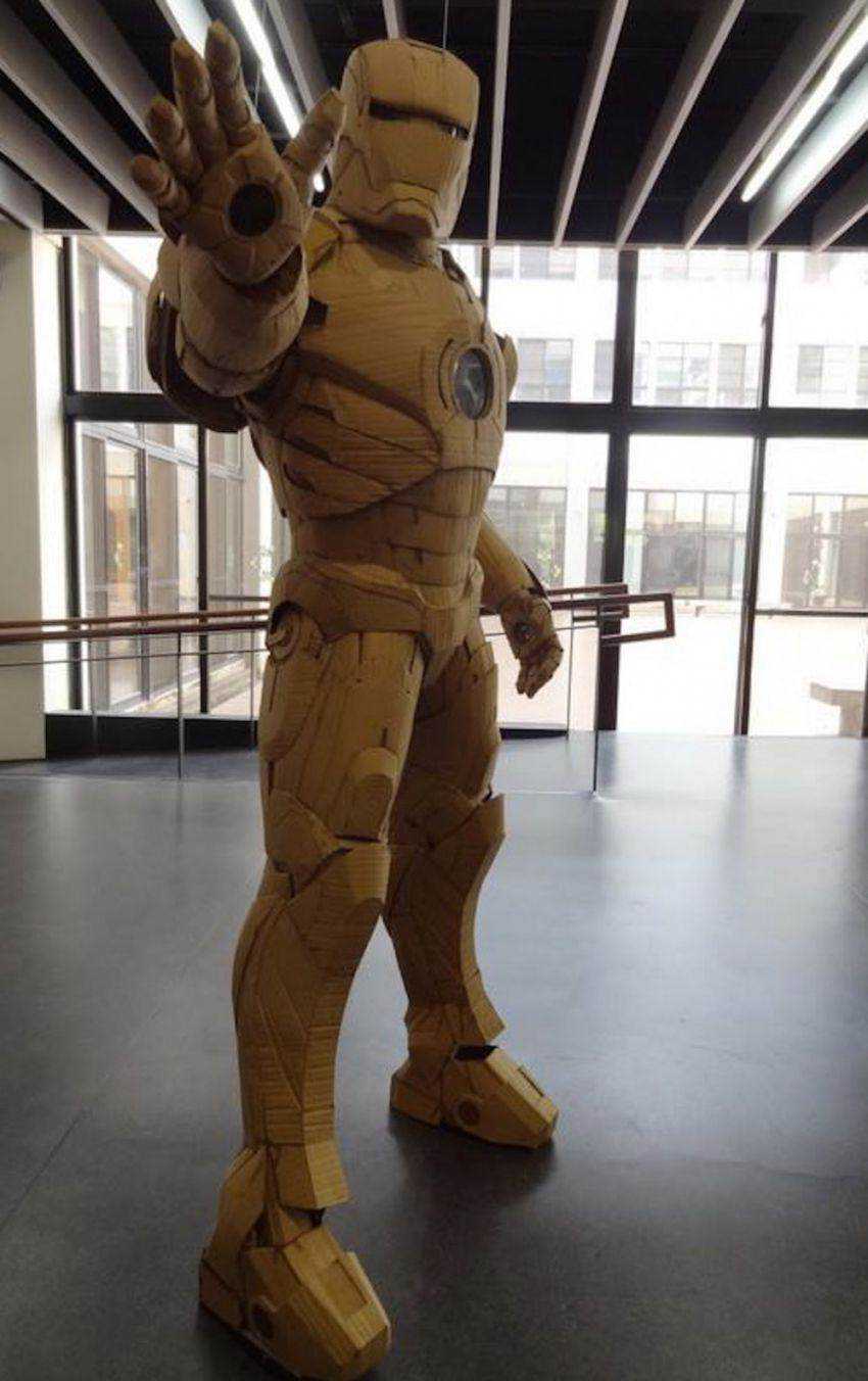Joselitou: Armadura do Homem de Ferro feita de papelão 6ffce821ccebfed99ef42f51f4ade345