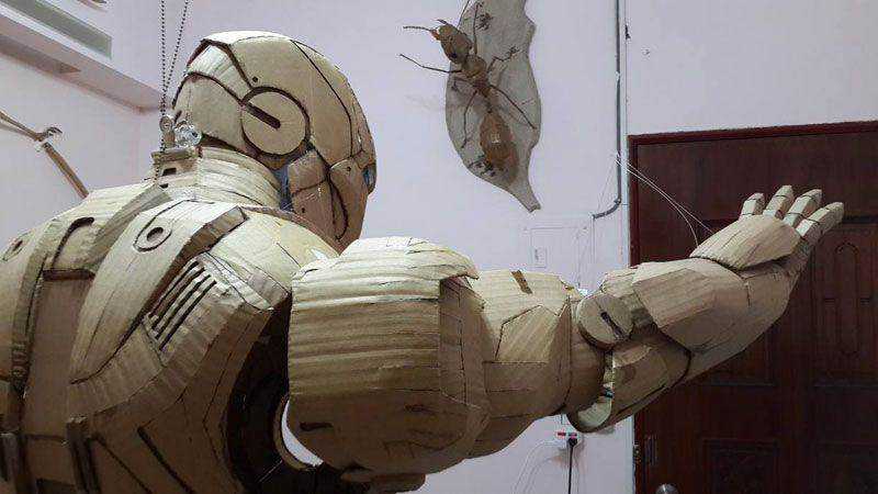 Joselitou: Armadura do Homem de Ferro feita de papelão 7c928d195316bdd3e051f3c2096e5653