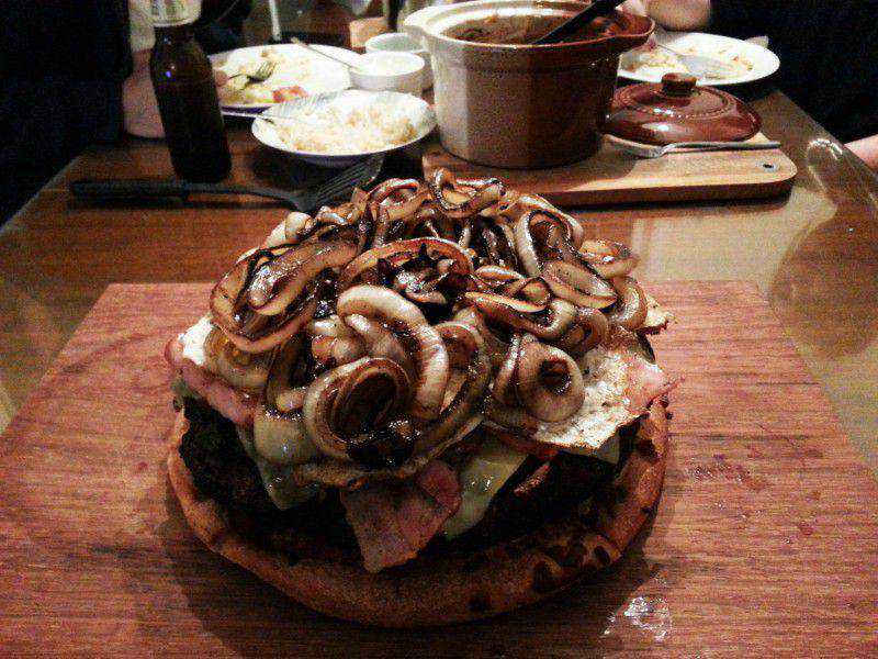 Pizza-burguer? 827ffd05a7229510ca744dd46ad7a3ff