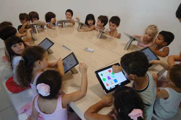 Tão longe e tão perto: Os dilemas de um futuro que gostaríamos de ter 97279