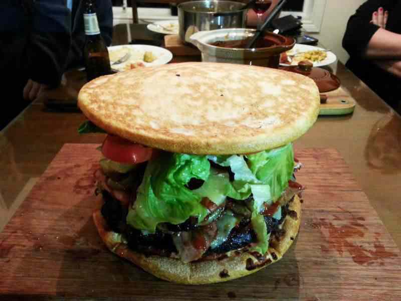 Pizza-burguer? edd463772dbbd3e1eb18b6d708754bdd