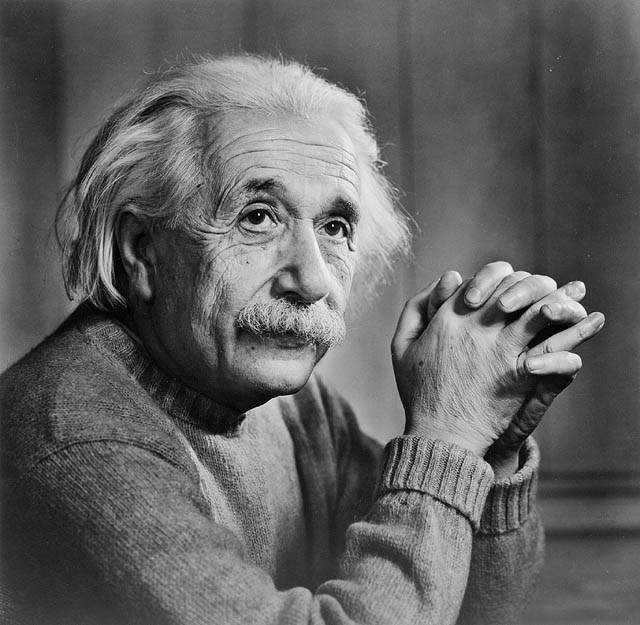 Superação: Ele vivia no lixão em busca de comida. Encontrou livros velhos e se formou em Medicina einstein1