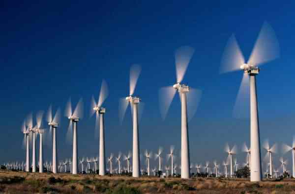 Novo design de turbina eólica gera seis vezes mais energia parque-eolico
