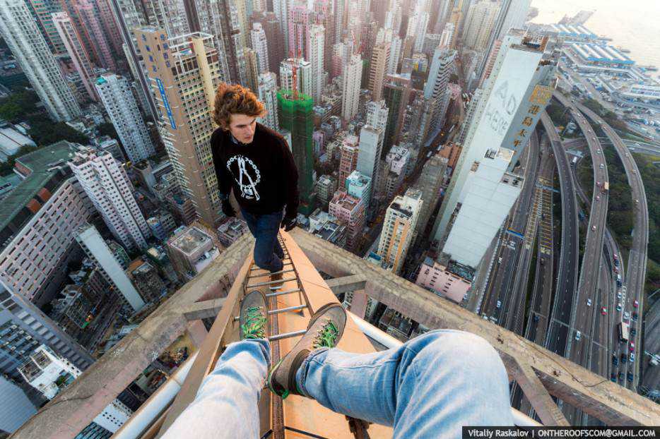 Escaladores urbanos e suas fotos tão arriscadas que dão calafrios! 1813-934x