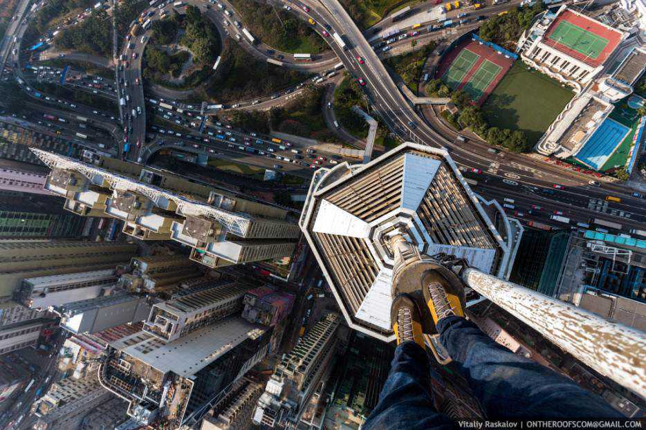 Escaladores urbanos e suas fotos tão arriscadas que dão calafrios! 2219-934x