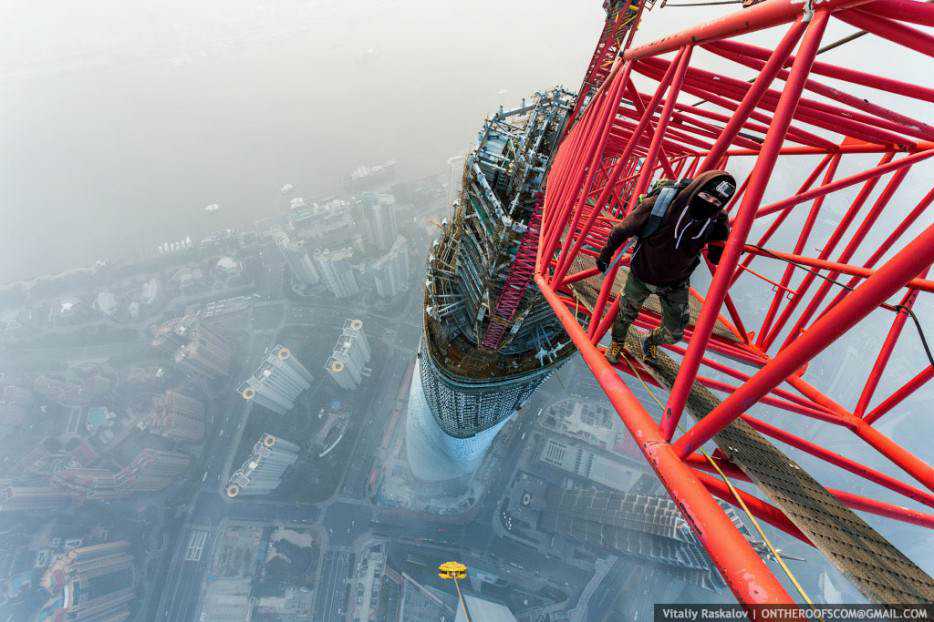 Escaladores urbanos e suas fotos tão arriscadas que dão calafrios! 290-934x