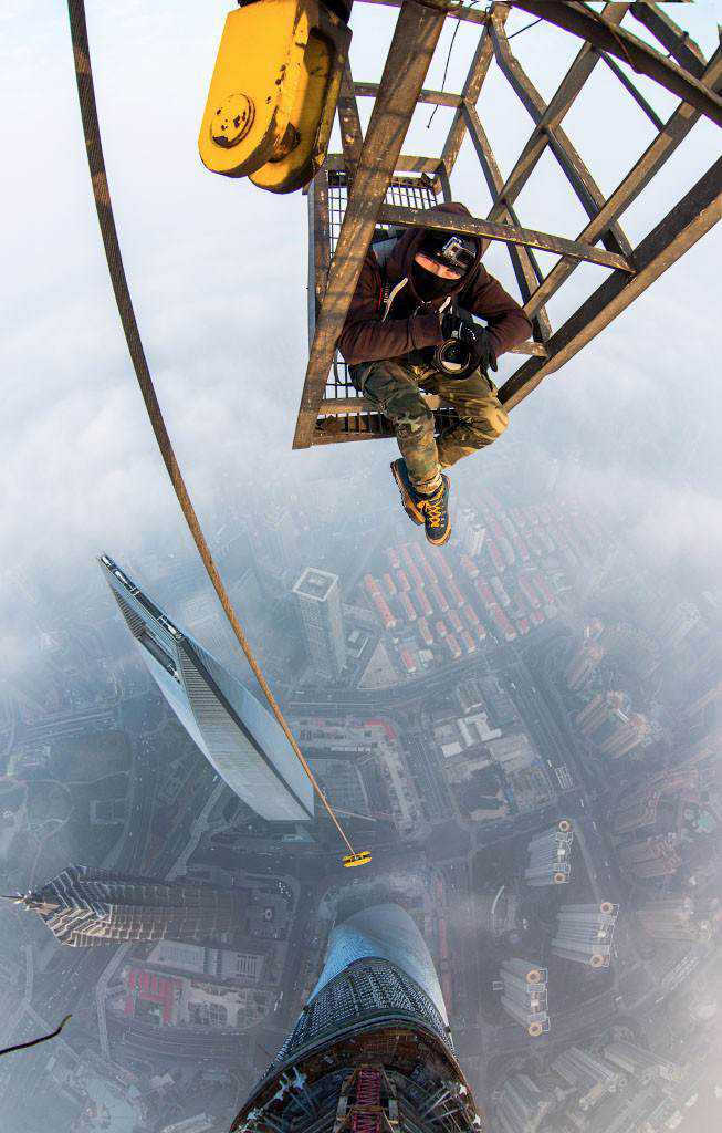 Escaladores urbanos e suas fotos tão arriscadas que dão calafrios! 358-934x