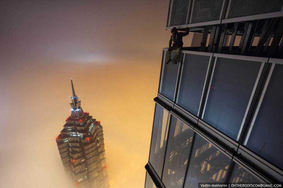 Escaladores urbanos e suas fotos tão arriscadas que dão calafrios! 527-934x