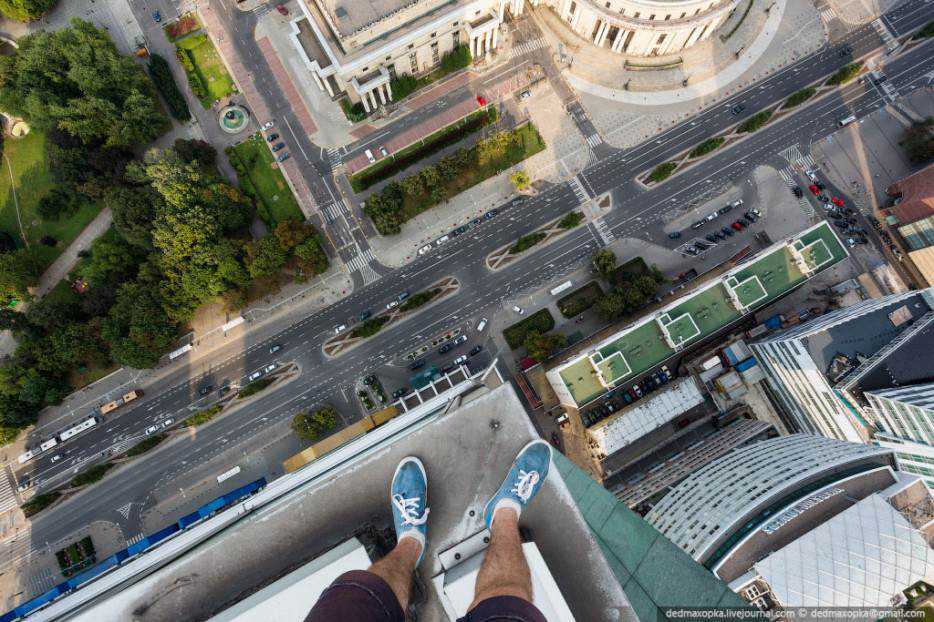 Escaladores urbanos e suas fotos tão arriscadas que dão calafrios! 692-934x