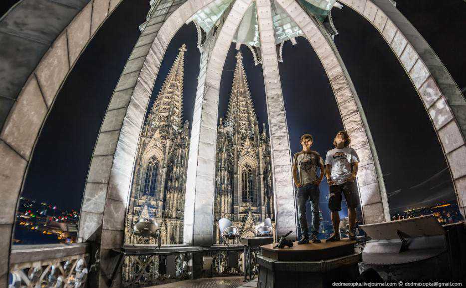 Escaladores urbanos e suas fotos tão arriscadas que dão calafrios! 891-934x
