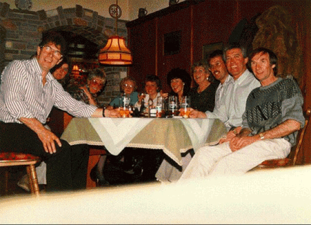 Sinistro: Britânico escapa da morte com ajuda de fantasma lunch-ghost-anim