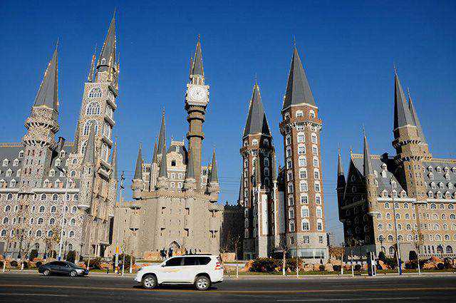 Escola de artes na China: Hogwarts da vida real Chinese-Hogwarts