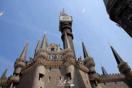 Escola de artes na China: Hogwarts da vida real Chinese-Hogwarts4-550x364
