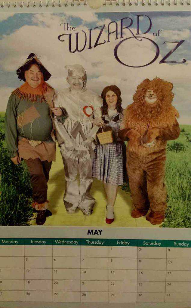 Veja o calendário 2015 desse asilo g6we5-05-May