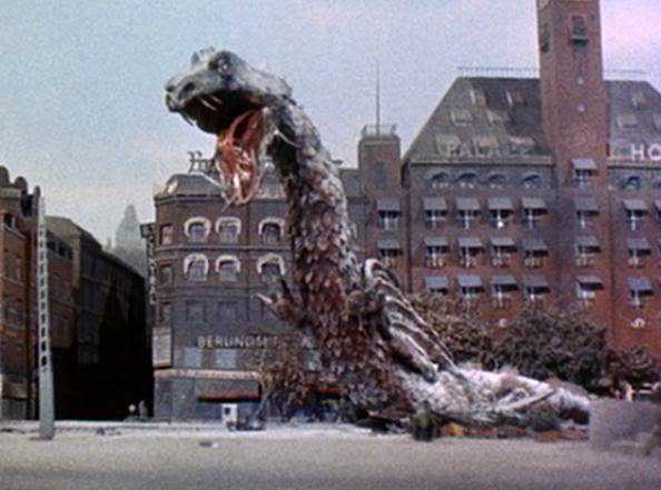 Os melhores filmes com dragões reptilicus_1961_02