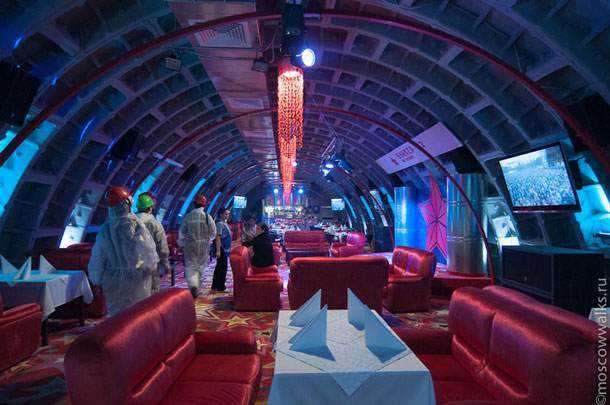 Bunker anti-nuclear vira casa de festas na Russia 12b60429c990c816969a9d6157e92f2d
