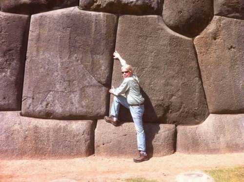 Aliens e os paredões de pedra misteriosos dos templos Incas Hap climbing Inca walls, Peru