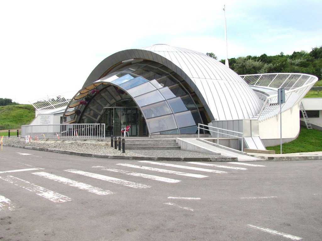 Lugar sensacional para evento steampunk 1280px-2010-IMG_8032