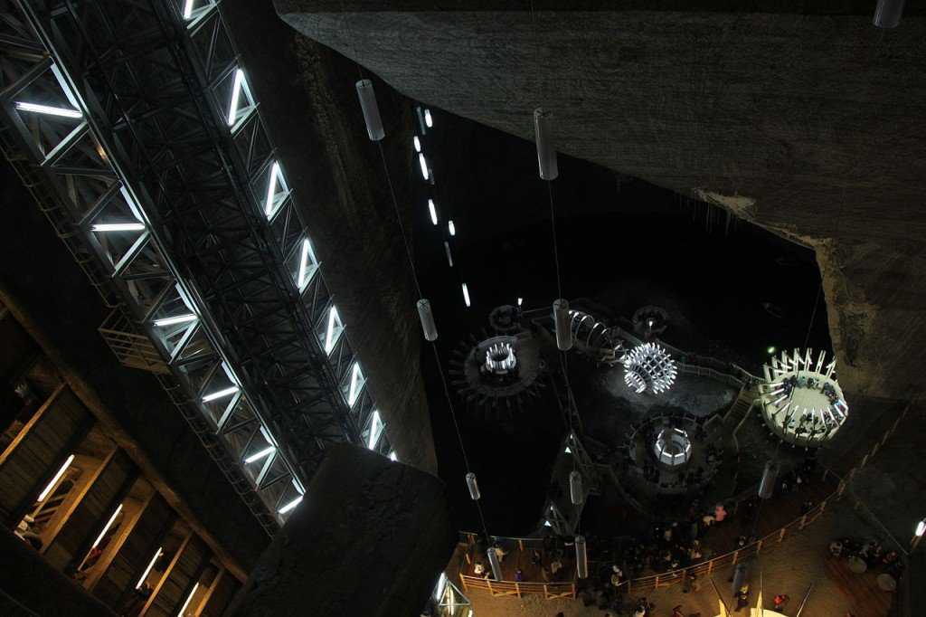 Lugar sensacional para evento steampunk 1280px-Salina_Turda_1