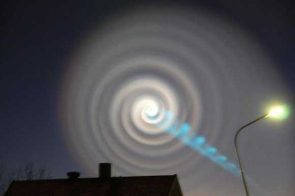 Fenômenos intrigantes no céu Fenomen_over_Borras_340152c-580x386