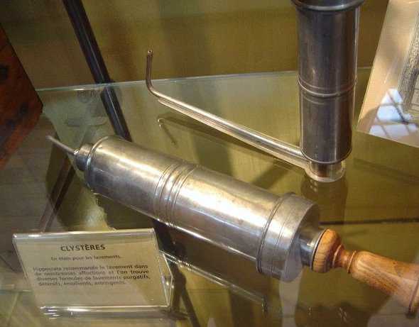 Fotos da medicina antiga que são assustadoras e fascinantes clysteris