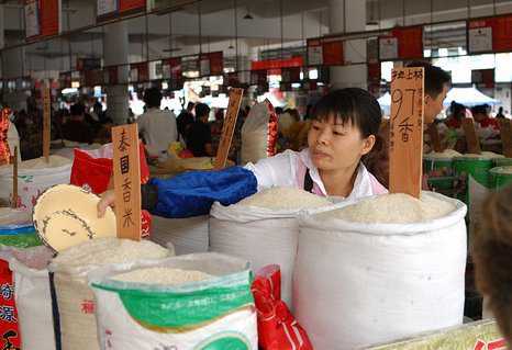 Do camarão com gelatina ao leite com tinta - 10 escândalos alimentares na China escandalos_alimentos_china_005