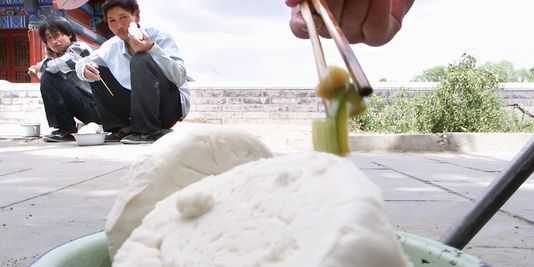 Do camarão com gelatina ao leite com tinta - 10 escândalos alimentares na China fake-mantou