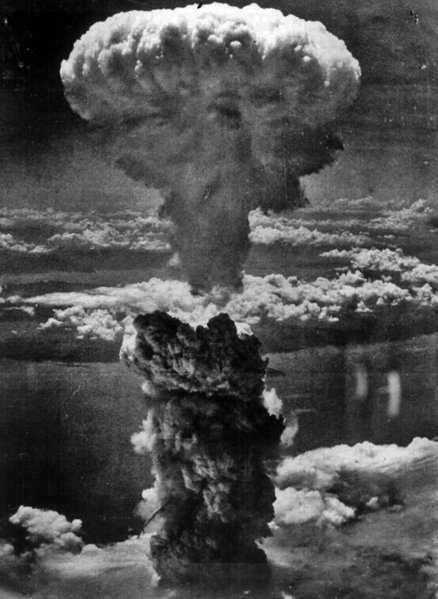 Sobre bikinis, aliens, astronautas, gênios e explosões atômicas 438px-Nagasakibomb