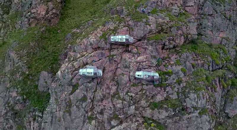 Que tal passar a noite em cápsulas na montanha? 5ce3ffca6764d725723a38fe1ff8d29f