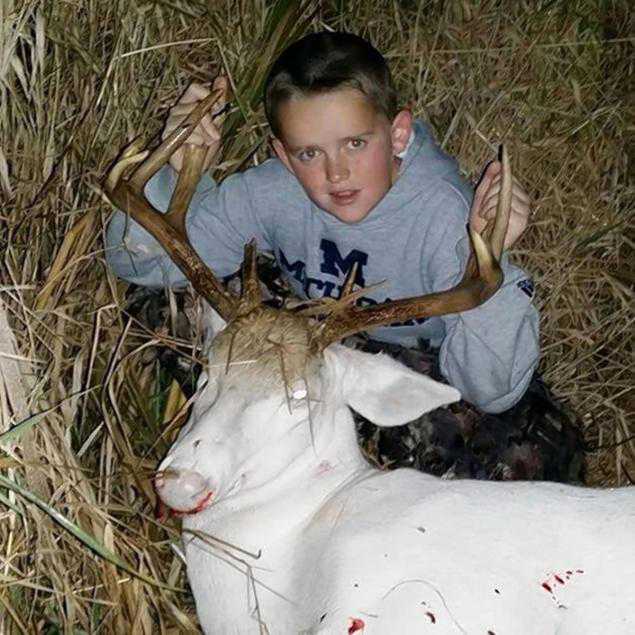 Caçador: O pior do lixo humano albino-deer