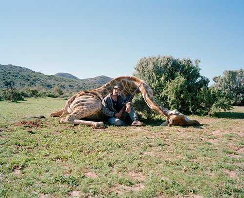 Caçador: O pior do lixo humano trophy-hunter-giraffe