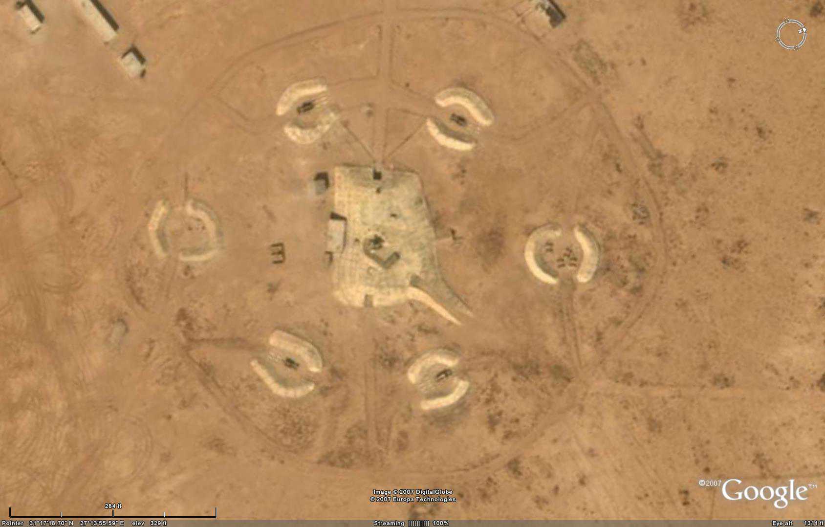 Bases alienígenas? Estruturas misteriosas do deserto EGYPTSA2R