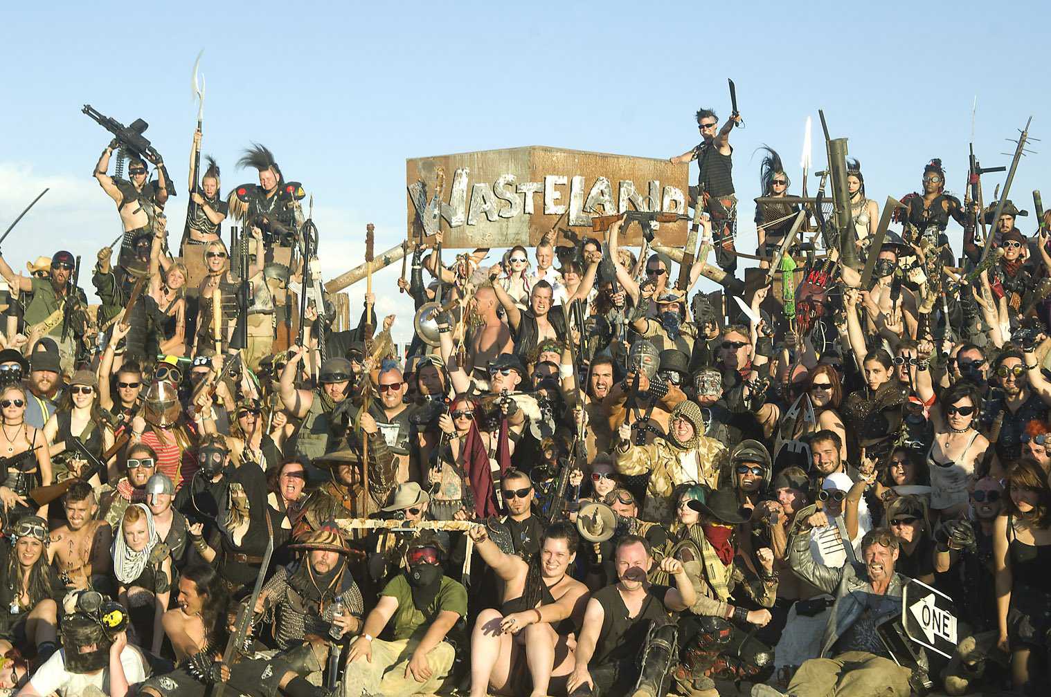 Wasteland Festival - o VERDADEIRO evento Mad Max Group-Shot