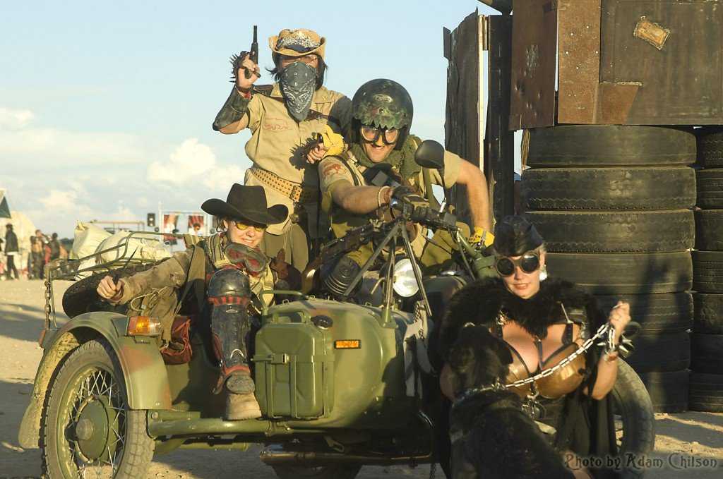 Wasteland Festival - o VERDADEIRO evento Mad Max New-California-Republic-1024x679