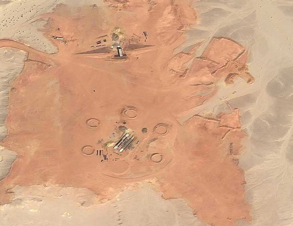 Bases alienígenas? Estruturas misteriosas do deserto construcao