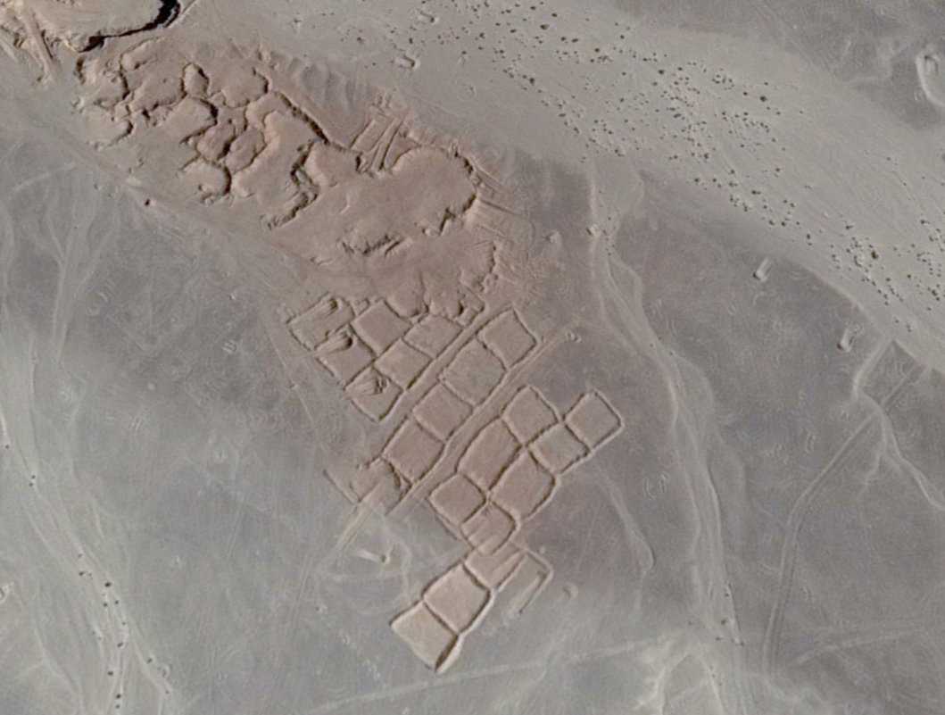 Bases alienígenas? Estruturas misteriosas do deserto construcoes