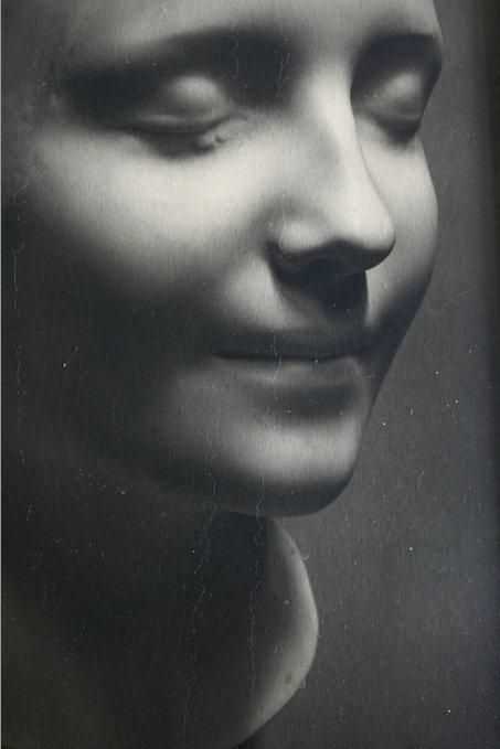 Seu sorriso enigmático tornou-a célebre Seu sorriso enigmático tornou-a célebre