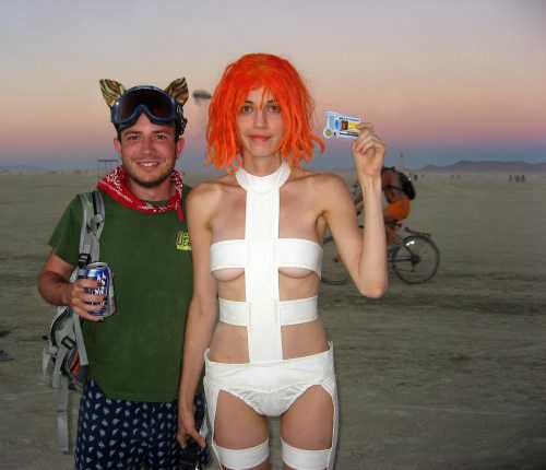 O incrível festival Burning Man girls-burning-man-1