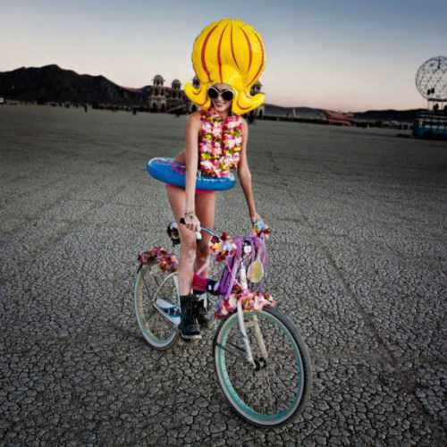 O incrível festival Burning Man girls-burning-man-11