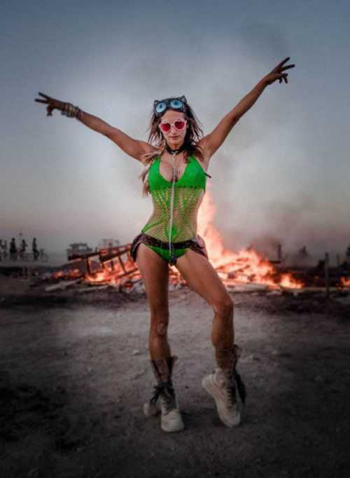 O incrível festival Burning Man girls-burning-man-20