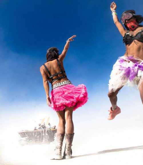 O incrível festival Burning Man girls-burning-man-21