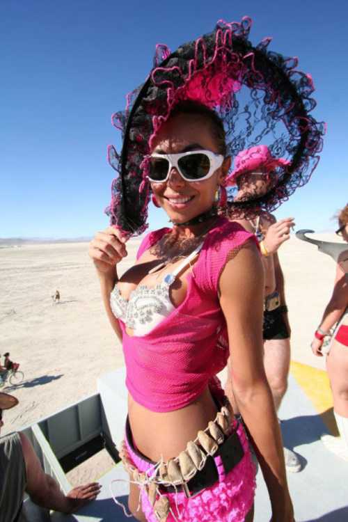 O incrível festival Burning Man girls-burning-man-27