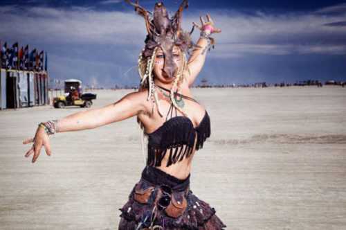 O incrível festival Burning Man girls-burning-man-7
