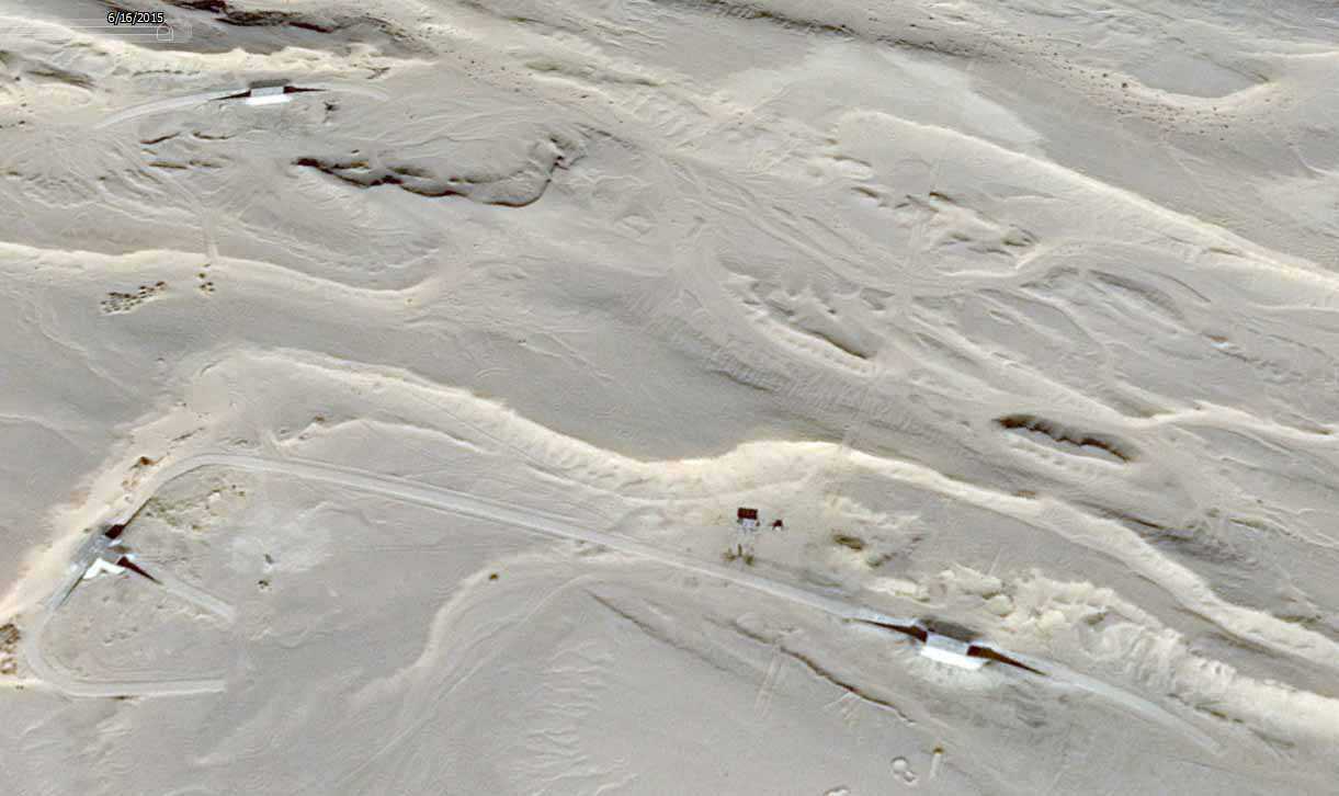 Bases alienígenas? Estruturas misteriosas do deserto nada