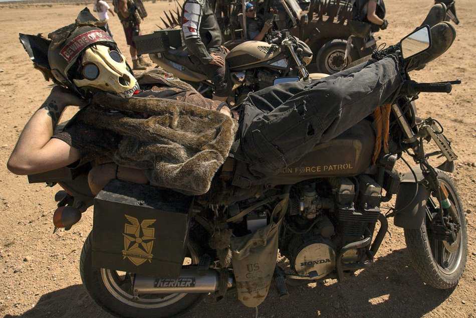 Wasteland Festival - o VERDADEIRO evento Mad Max USA-ODDLY/